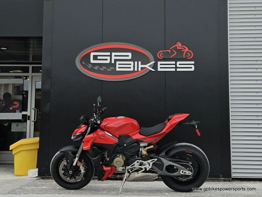 2025 Ducati Streetfighter V4 Ducati Red Demo