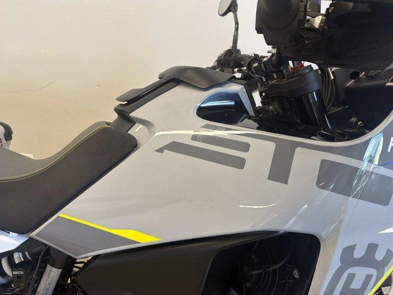 2024 Husqvarna Norden 901 alt