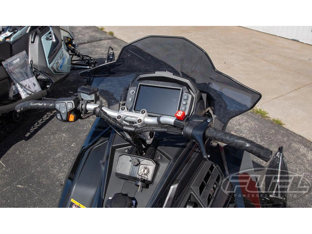 2027 Polaris 850 Switchback Xc 146 1.6 7s Gloss Black alt
