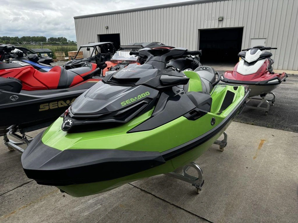 2020 Sea-doo Rxt®-x® 300 Ibr & Sound System California Green And Black