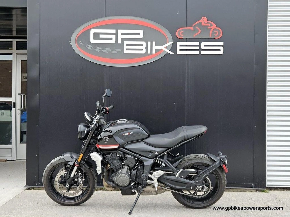 2024 Triumph Trident 660 Sapphire Black