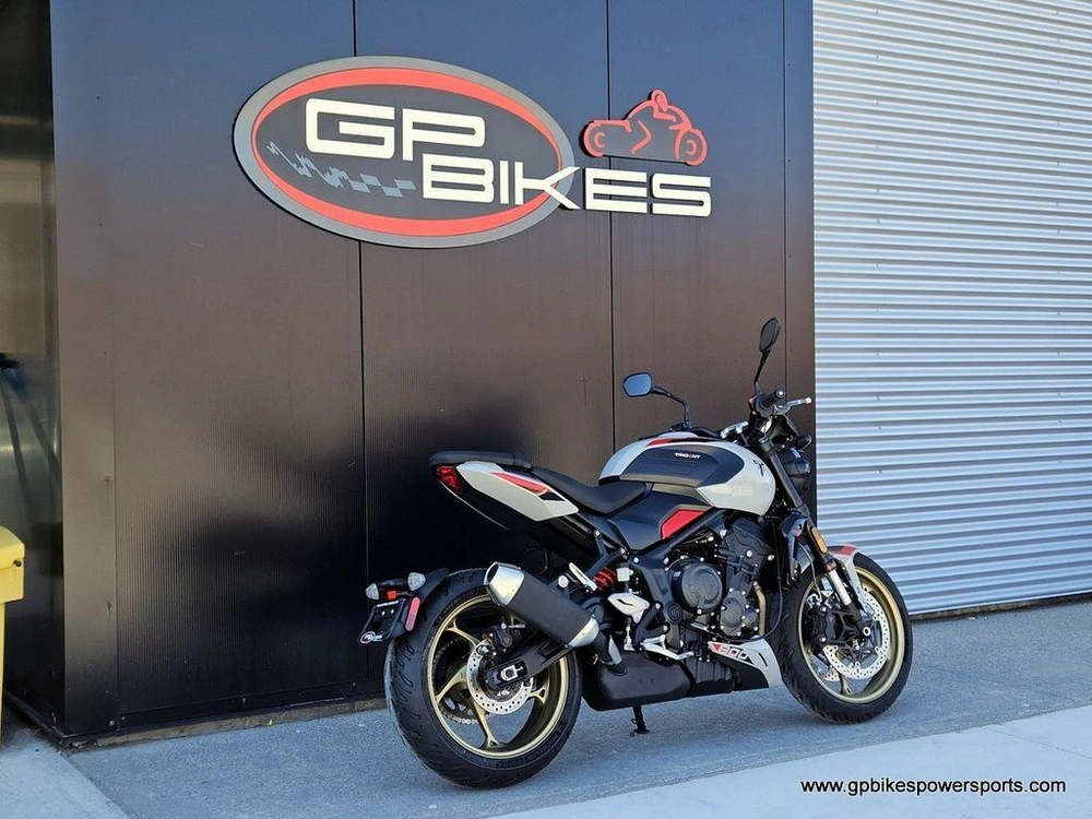 2026 Triumph Trident 800 Ash Grey