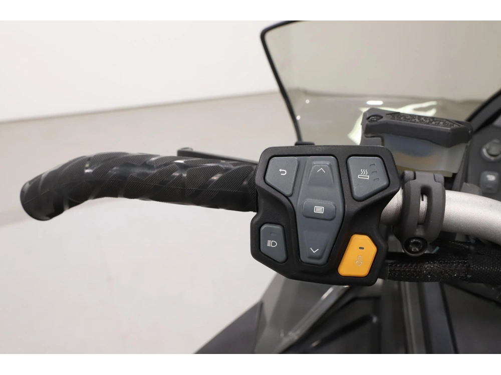 2024 Polaris 650 Indy Adventure 137 alt