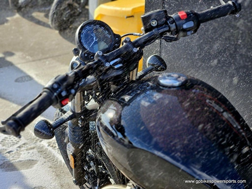 2026 Triumph Bonneville Bobber Jet Black