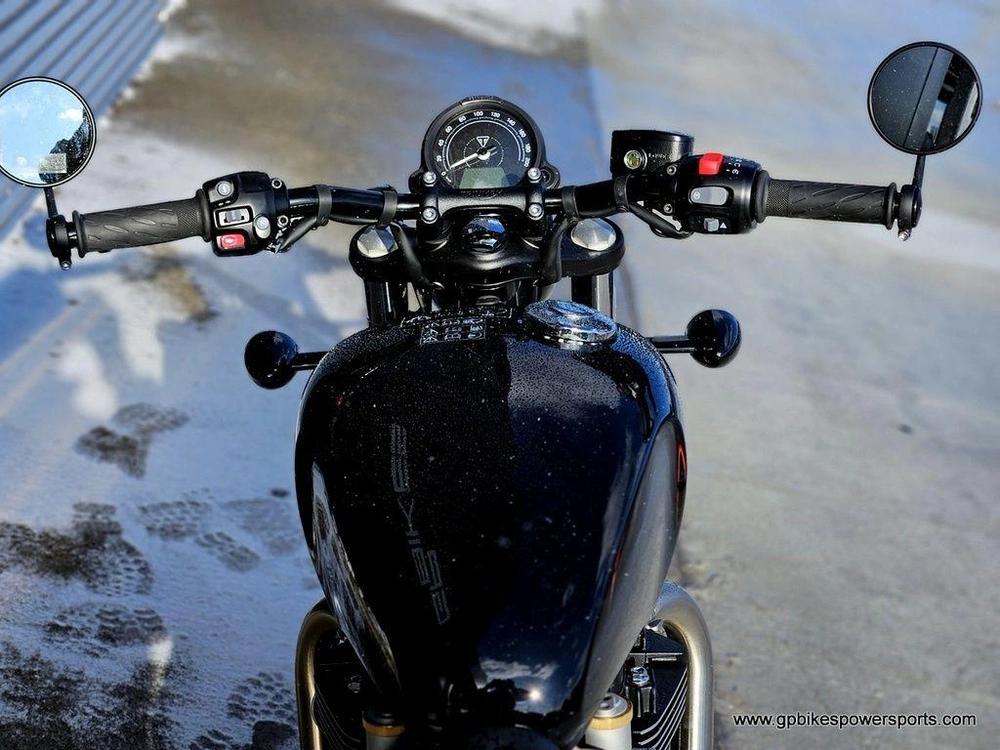 2026 Triumph Bonneville Bobber Jet Black