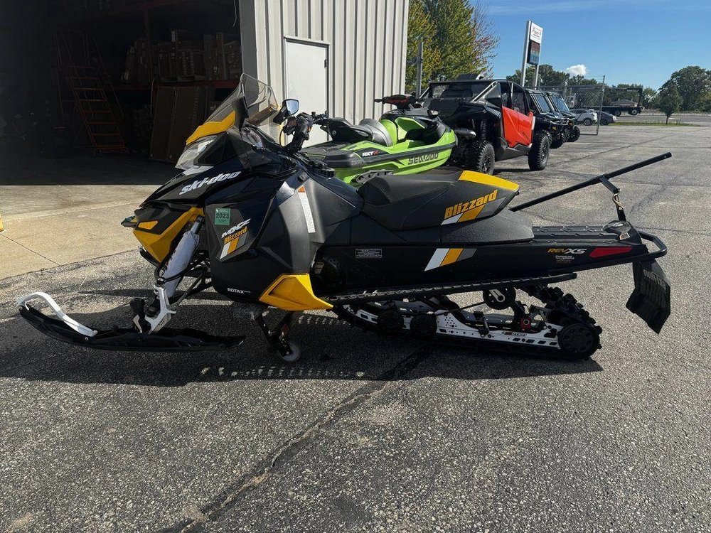 2017 Ski-doo Mxz® Blizzard Rotax® 900 Ace Ice Ripper Xt 1.25 Rev-xs