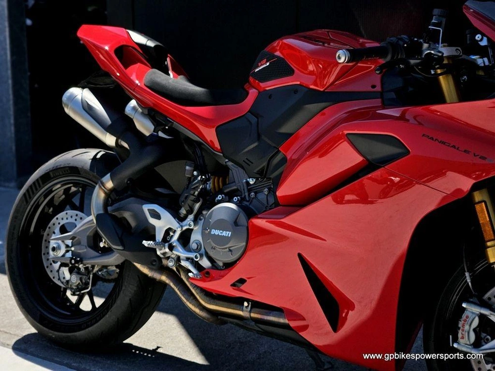 2025 Ducati Panigale V2 S