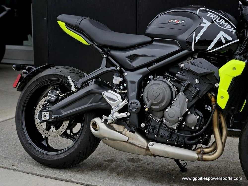 2024 Triumph Trident 660 Jet Black/triumph Racing Yellow
