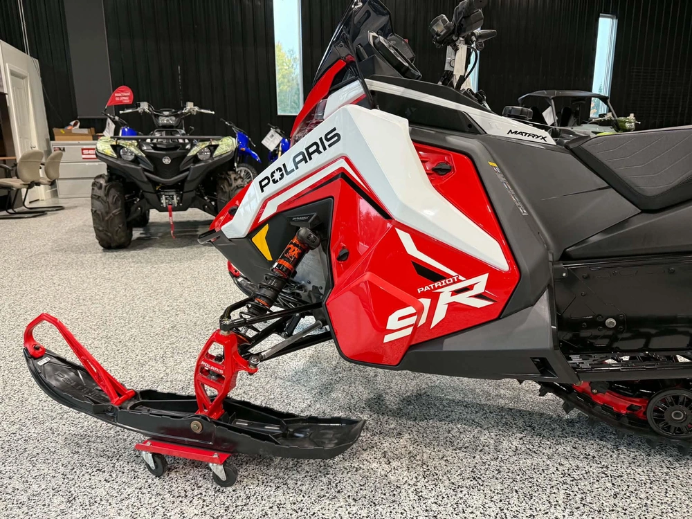 2027 Polaris Indy Vr1 137 alt