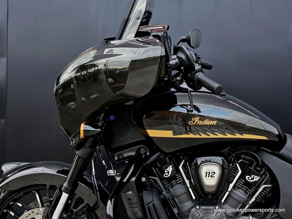 2026 Indian Motorcycle Chieftain® Powerplus Dark Horse® 112 W/powerband Black Crystal W/black Meta