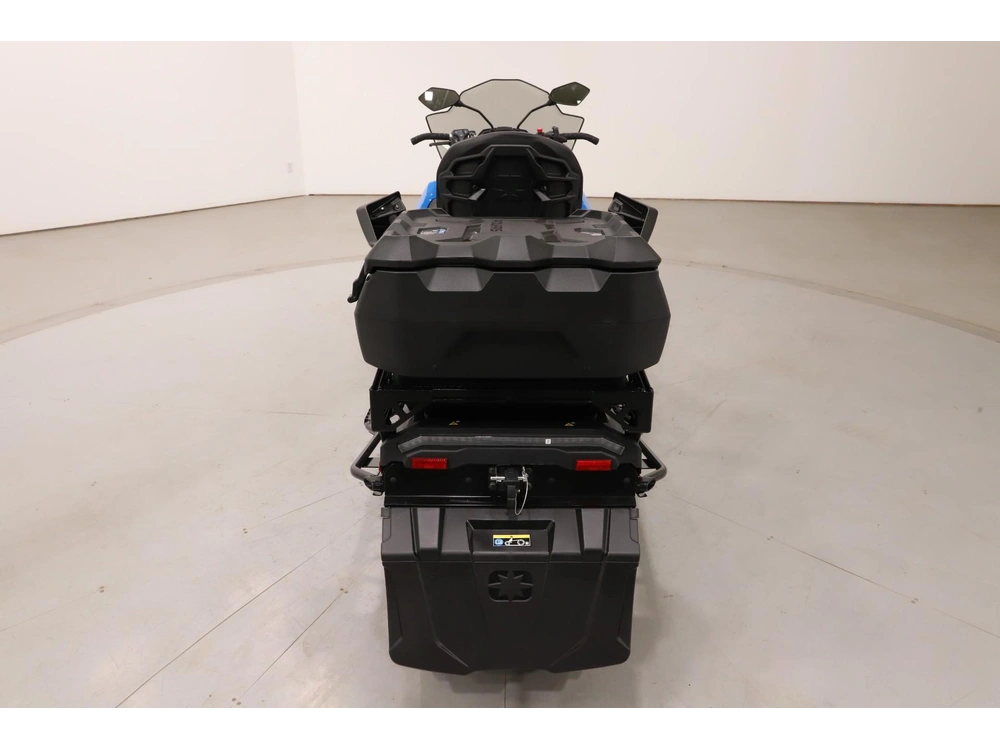 2027 Polaris Prostar Titan Adventure Ultimate 1.8 alt