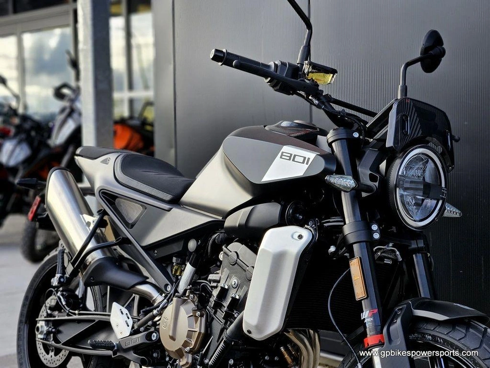 2025 Husqvarna Svartpilen 801