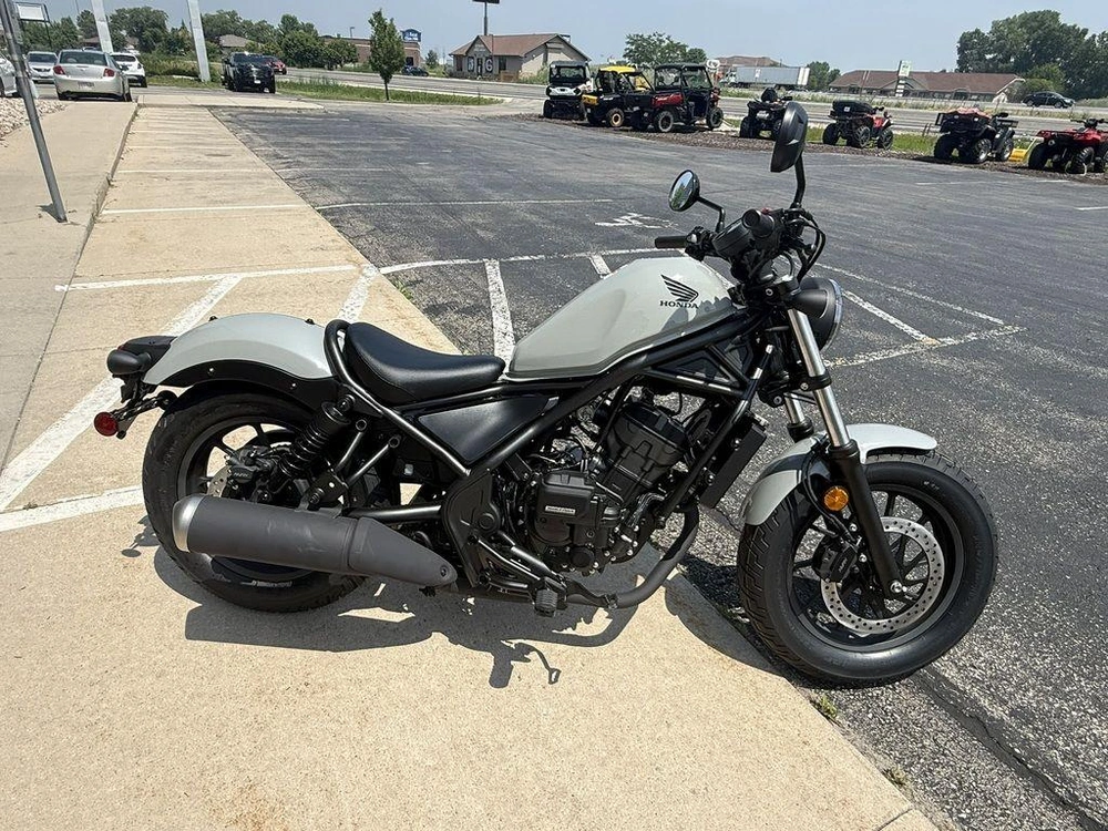 2026 Honda Rebel 300 E-clutch