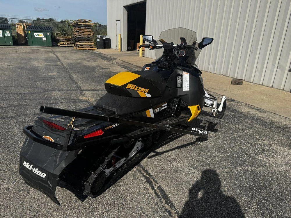 2017 Ski-doo Mxz® Blizzard Rotax® 900 Ace Ice Ripper Xt 1.25 Rev-xs