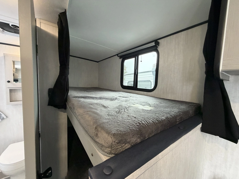 Coachmen Apex Nano 184bh 2026
