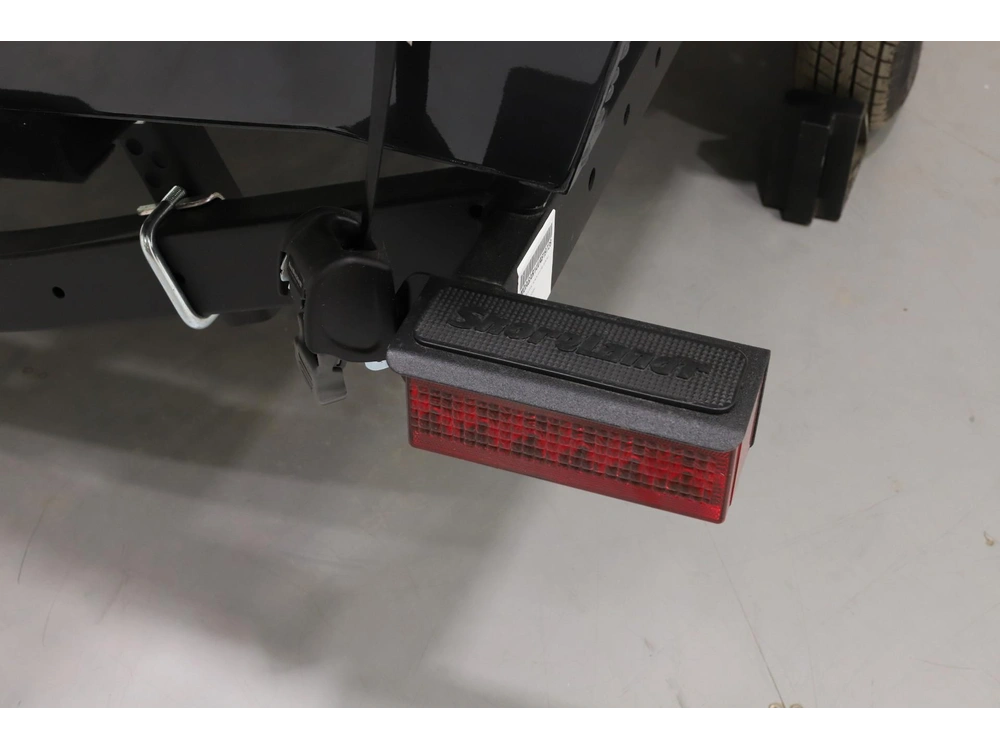 2027 Lund Boat Co 1650 Angler Ss alt