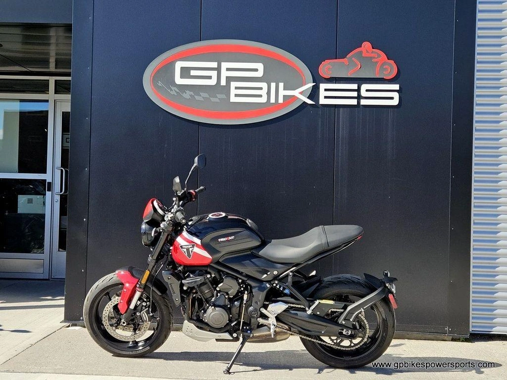2025 Triumph Trident 660 Diablo Red/sapphire Black