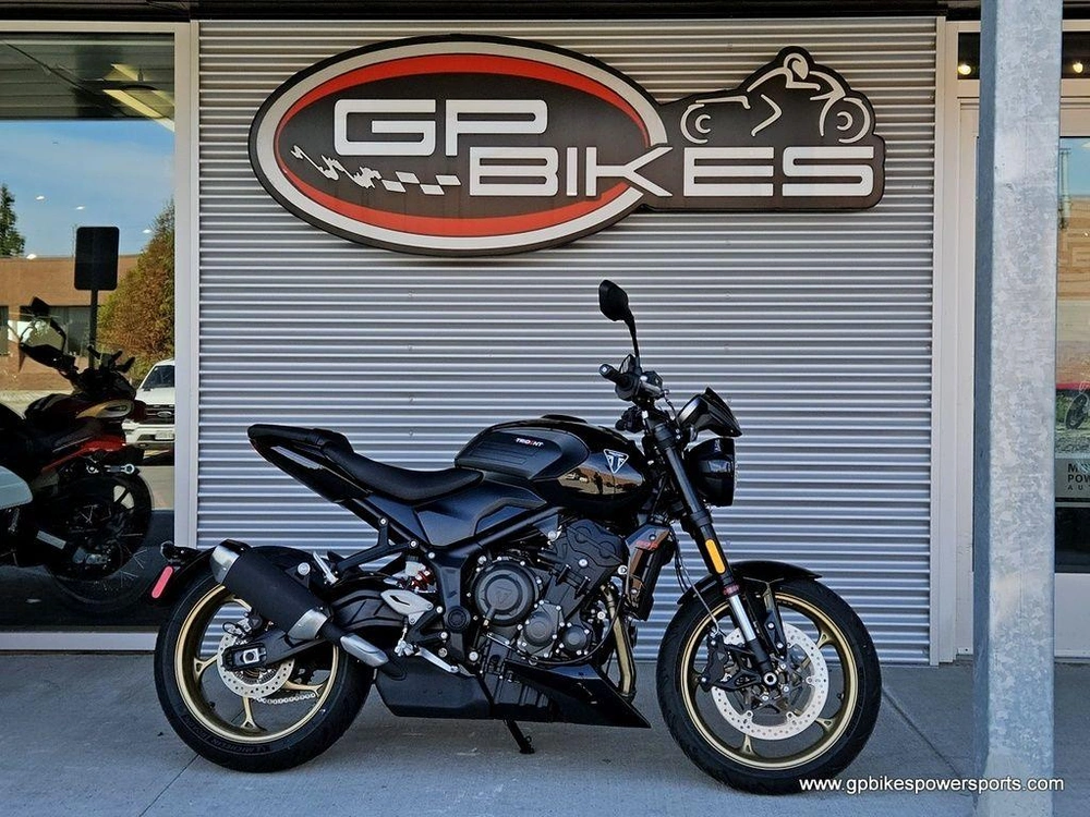 2026 Triumph Trident 800 Jet Black