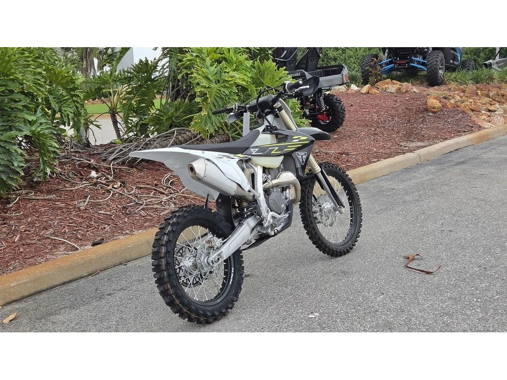 2026 Triumph Tf 450-c Jet Black/ Pure White