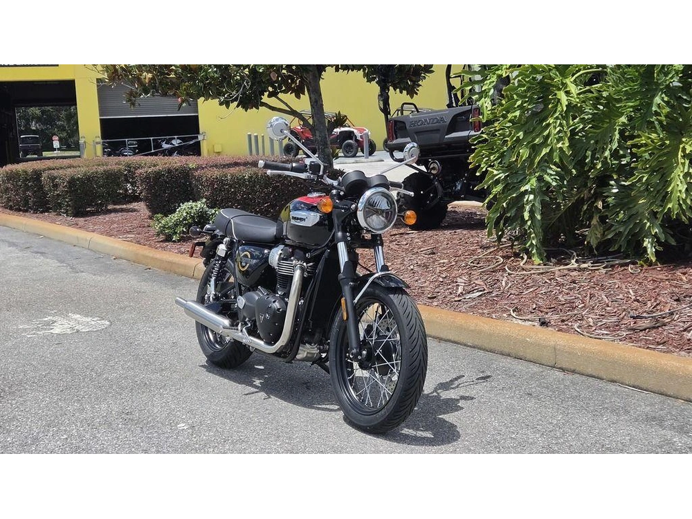 2026 Triumph Bonneville T100 Jet Black