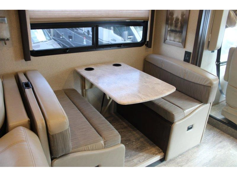 2020 Thor Motor Coach Hurricane 35m