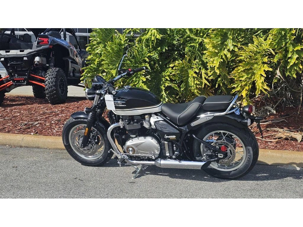 2026 Triumph Bonneville Speedmaster Sapphire Black