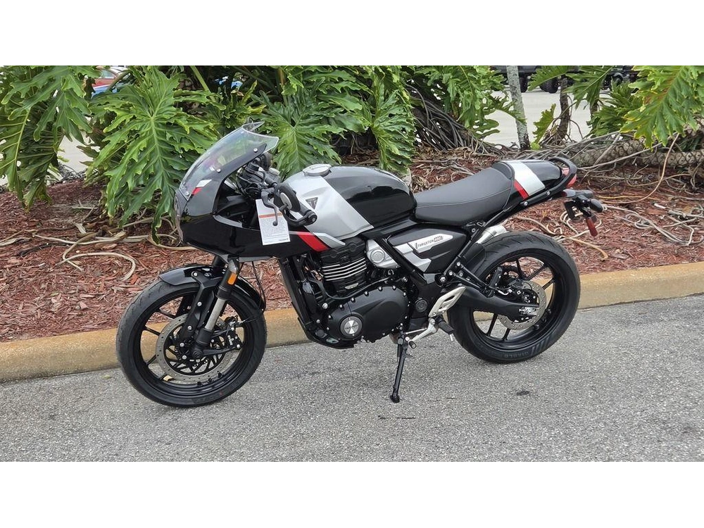 2026 Triumph Thruxton 400 Phantom Black / Aluminium Silver