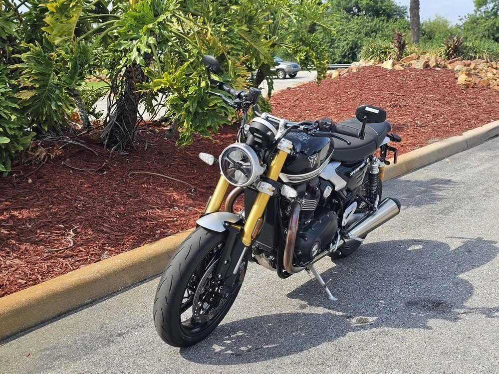 2025 Triumph Speed Twin 1200 Rs Sapphire Black