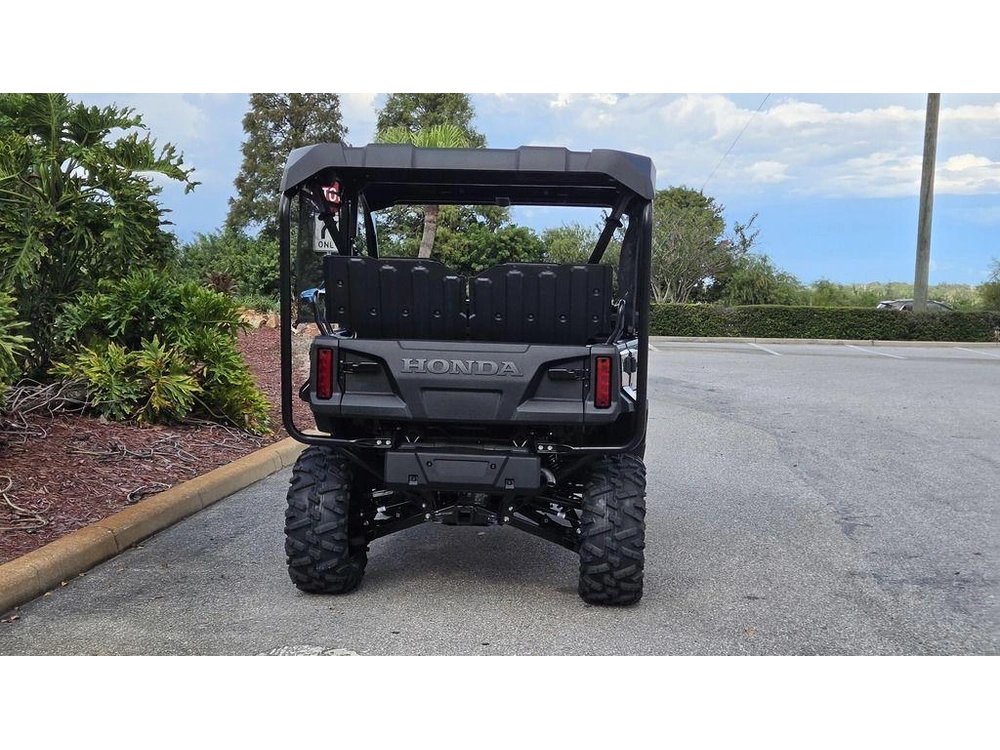 2026 Honda Pioneer 1000-5 Deluxe