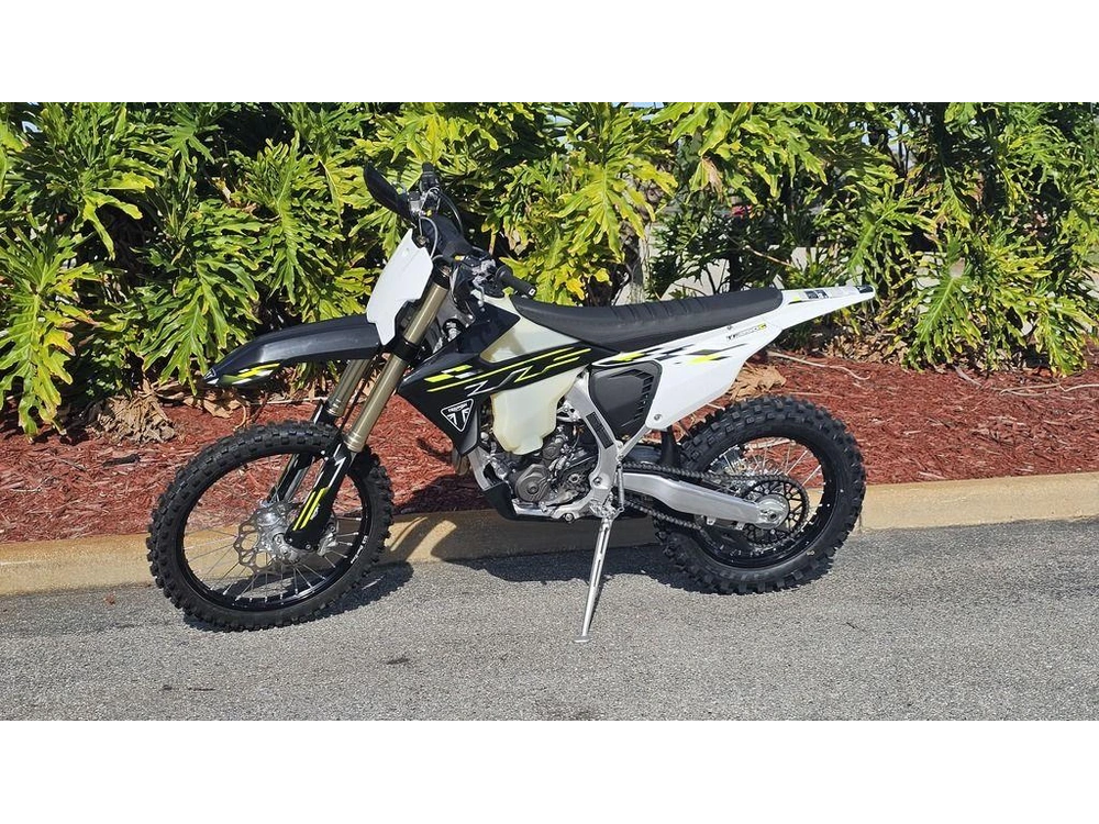 2026 Triumph Tf 250-c Jet Black/ Pure White