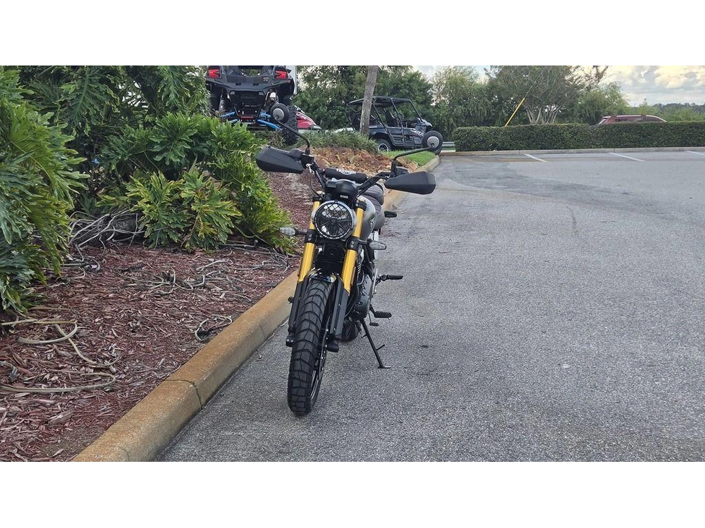 2027 Triumph Scrambler 400 X Matte Pewtergrey/matte Khaki Green