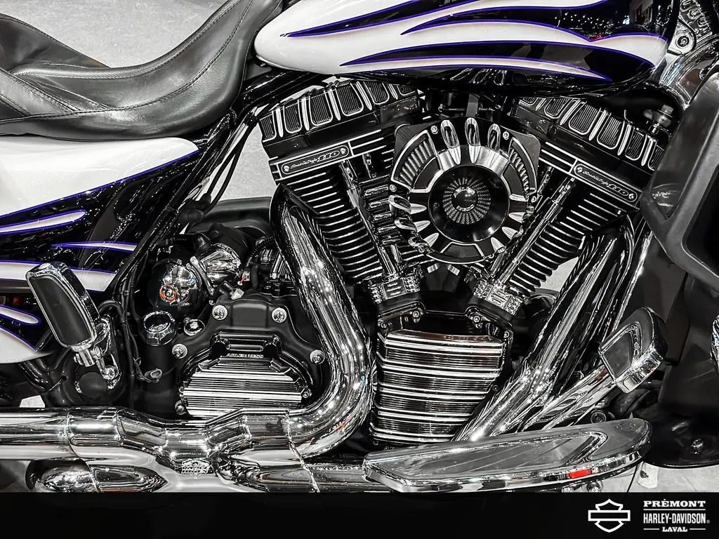 2016 Harley-Davidson CVO Street GlideFLHXSE