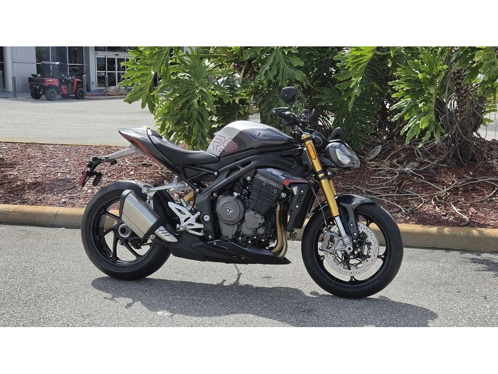 2026 Triumph Speed Triple 1200 Rs Granite/diablo Red