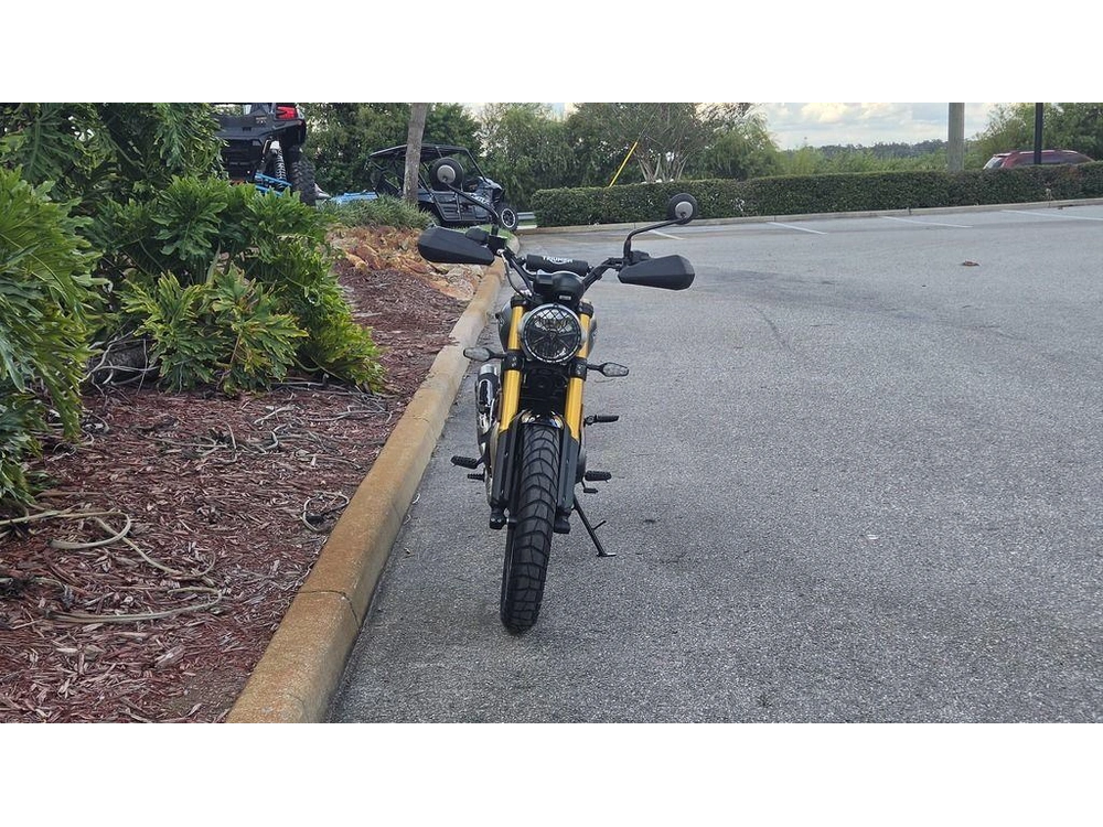 2027 Triumph Scrambler 400 X Matte Pewtergrey/matte Khaki Green
