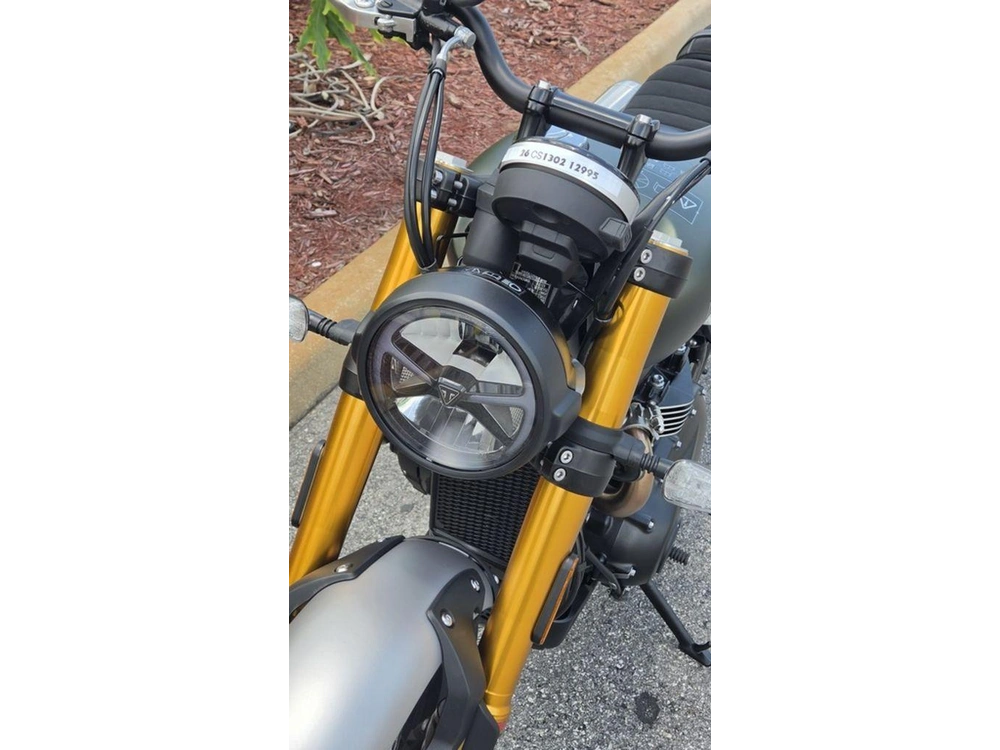 2026 Triumph Scrambler 900 Matt Khaki Green