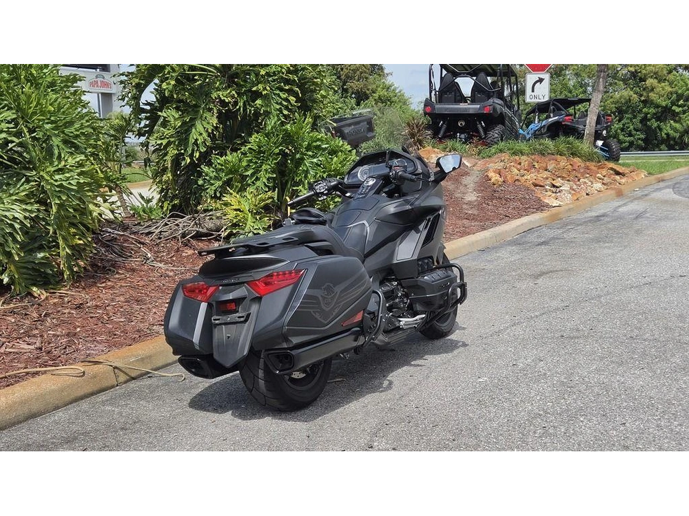 2025 Honda Gold Wing 50th Anniversary Dct