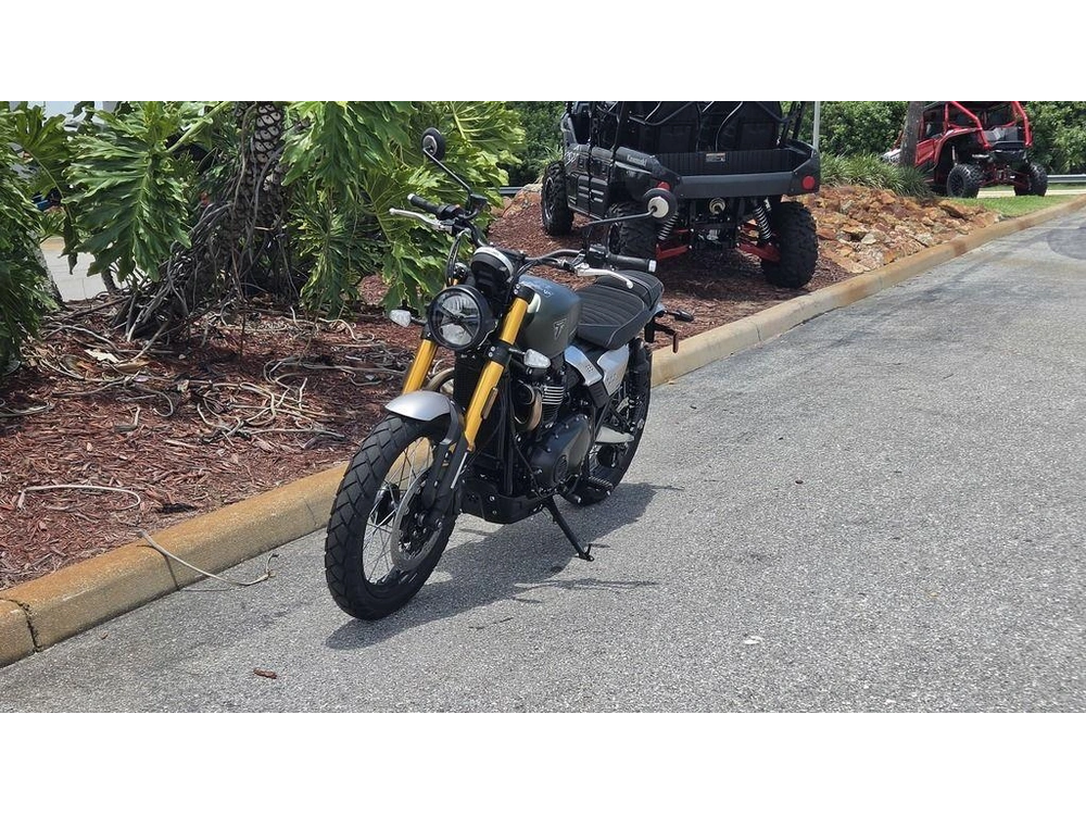 2026 Triumph Scrambler 900 Matt Khaki Green