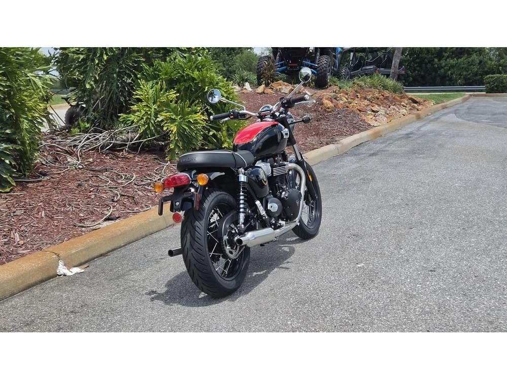 2026 Triumph Bonneville T100 Jet Black