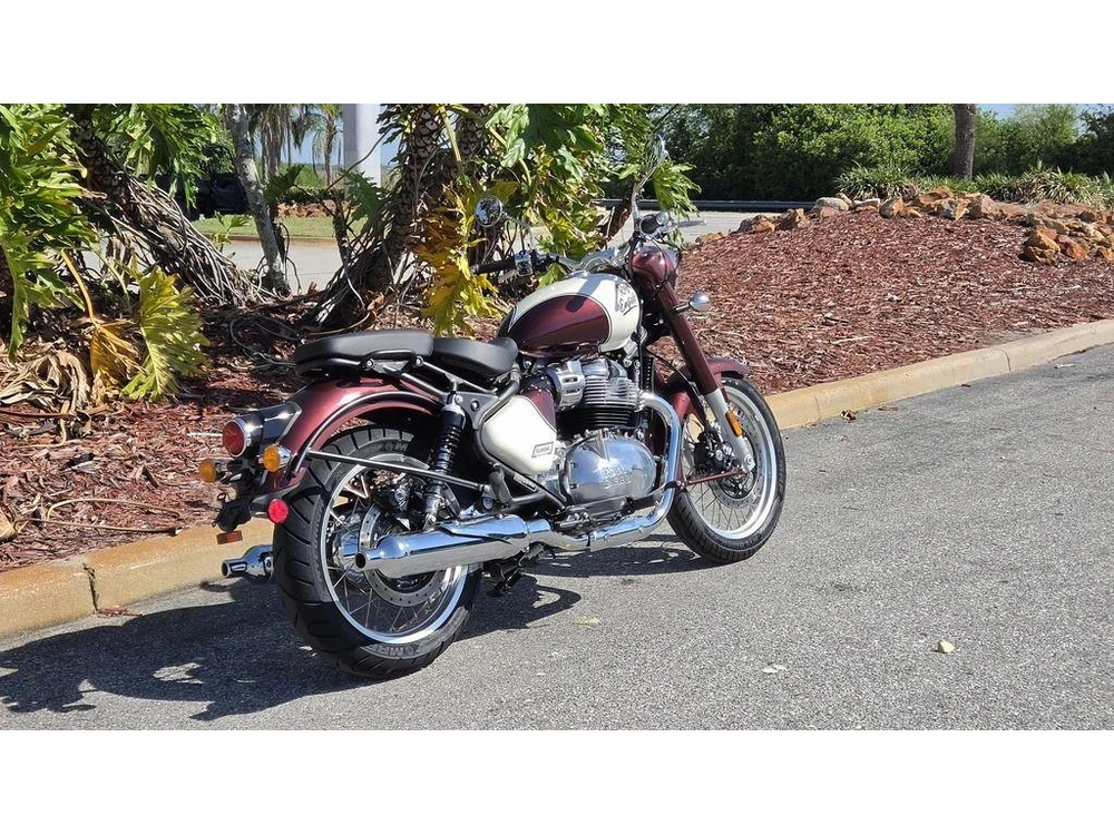 2026 Royal Enfield Classic 650 Vallam Red
