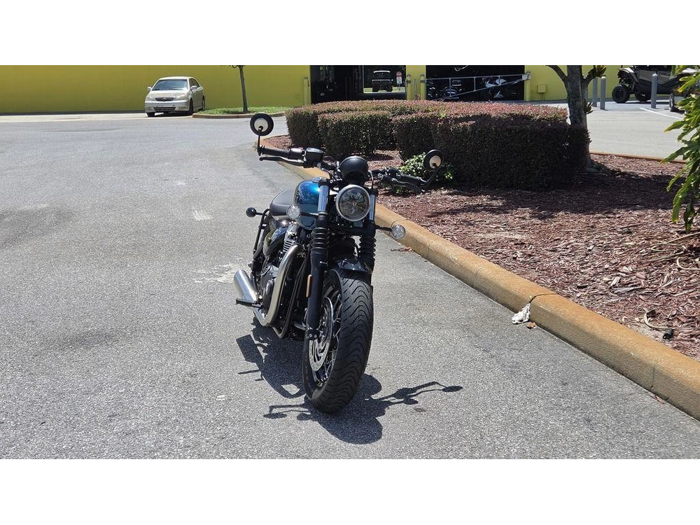 2026 Triumph Bonneville Bobber Interstellar Blue