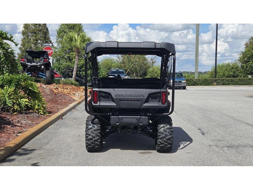 2026 Honda Pioneer 1000-5 Deluxe