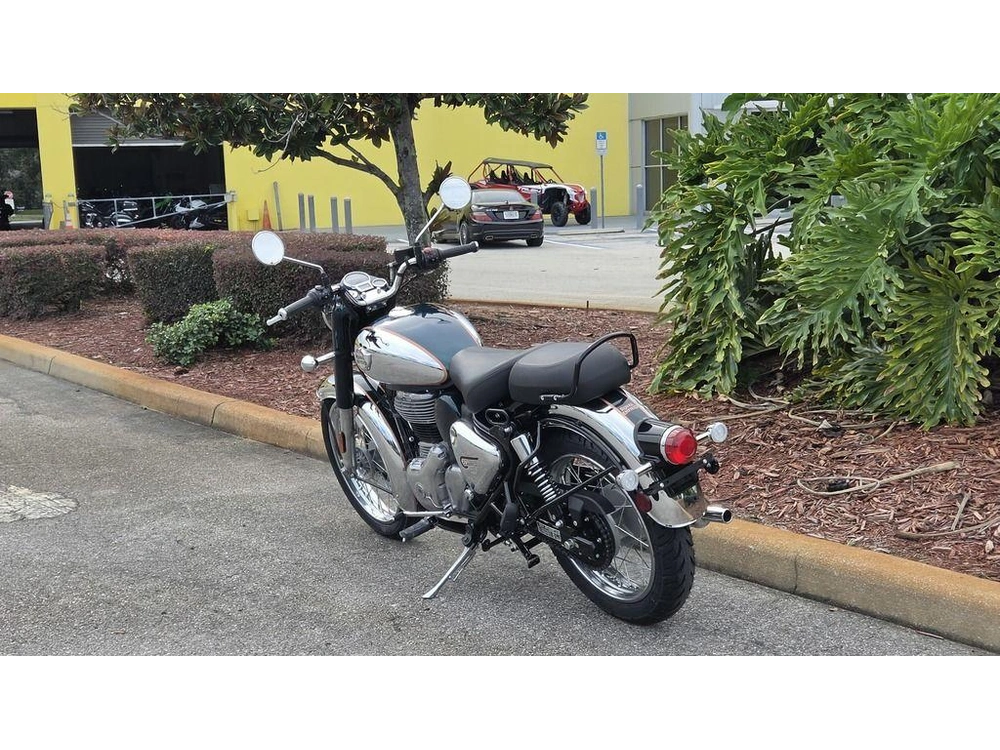 2027 Royal Enfield Classic 350 Emerald Green