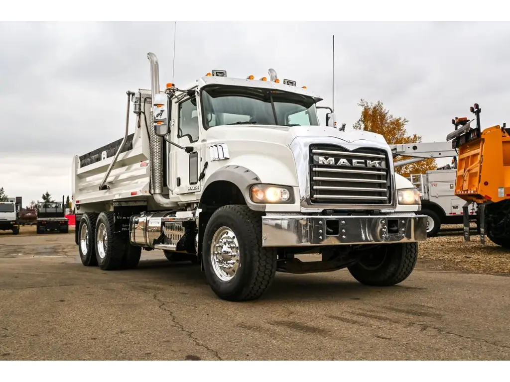 2016 Mack GU713 - GRAVEL BOX