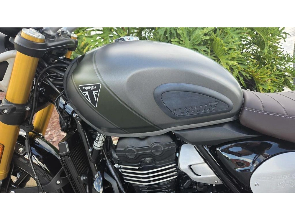 2027 Triumph Scrambler 400 X Matte Pewtergrey/matte Khaki Green