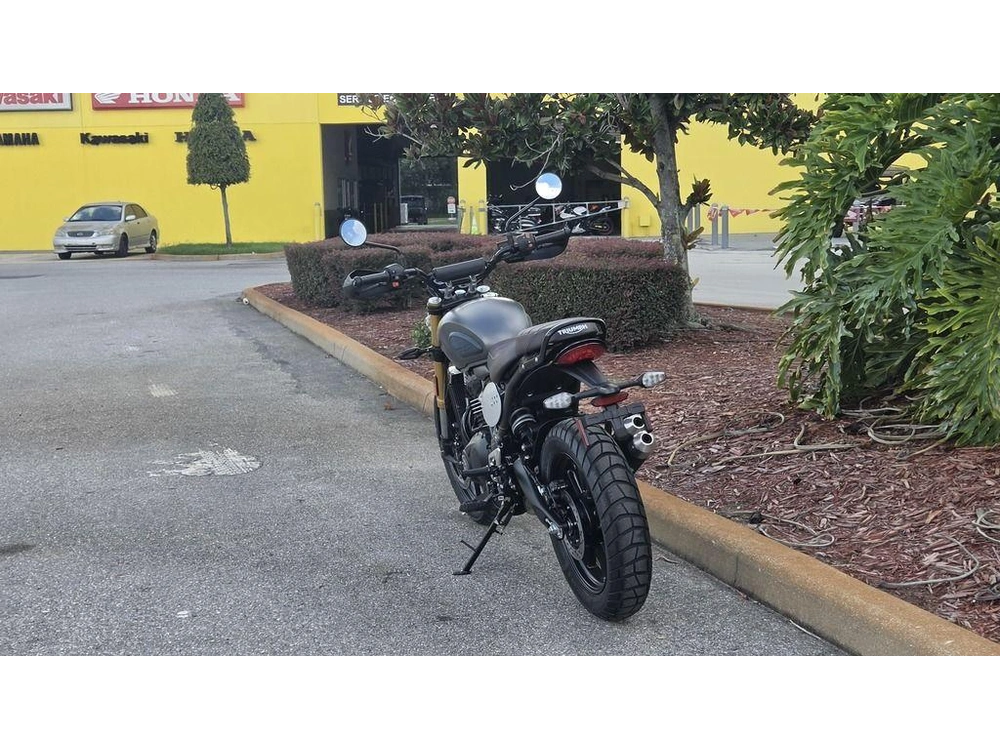 2027 Triumph Scrambler 400 X Matte Pewtergrey/matte Khaki Green