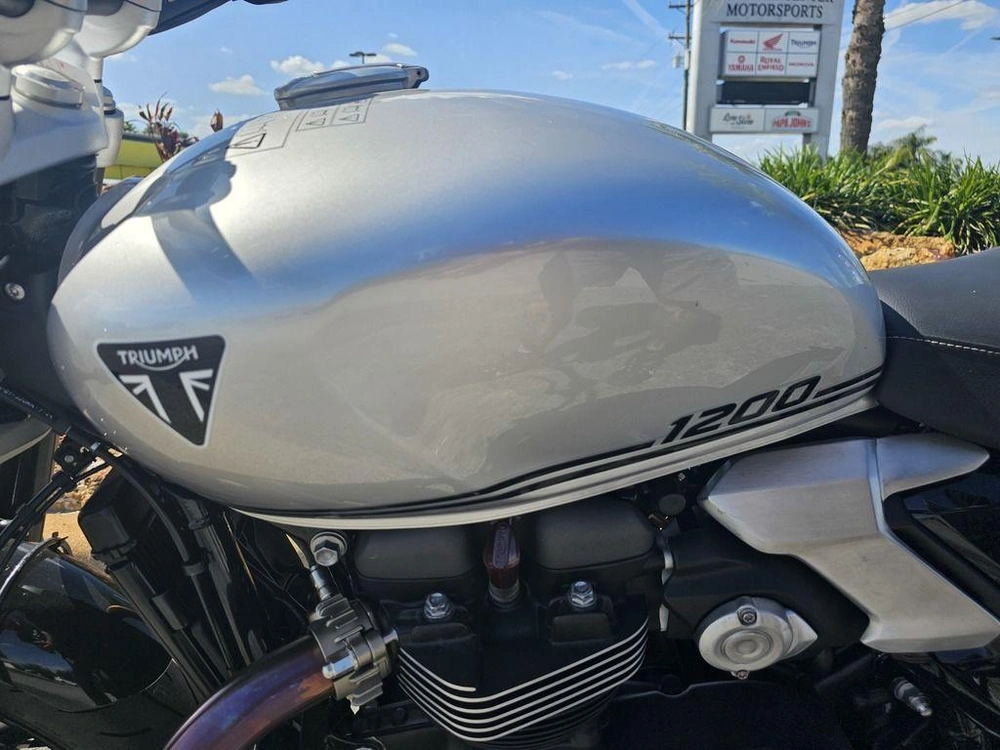 2025 Triumph Speed Twin 1200 Aluminum Silver