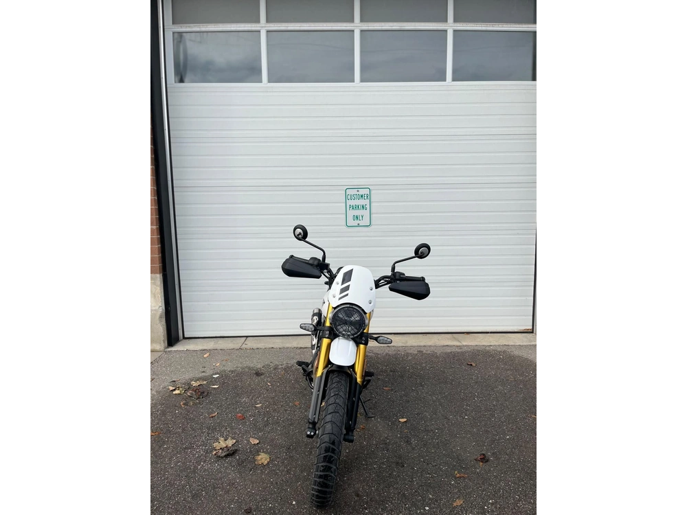 2026 Triumph Scrambler 400 Xc alt