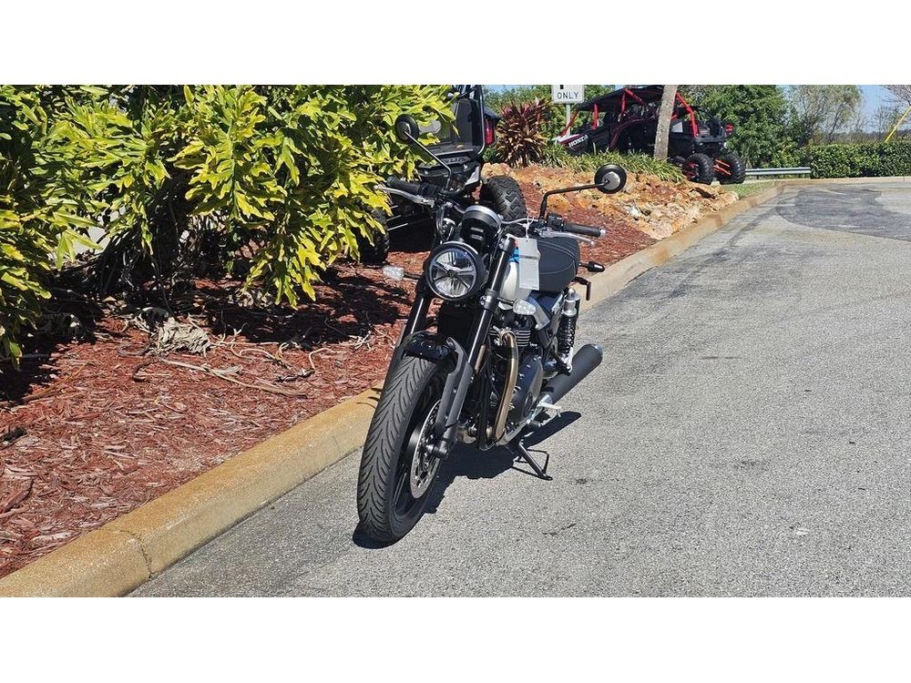 2026 Triumph Speed Twin 900 Pure White/maui Blue/tangerine Orange