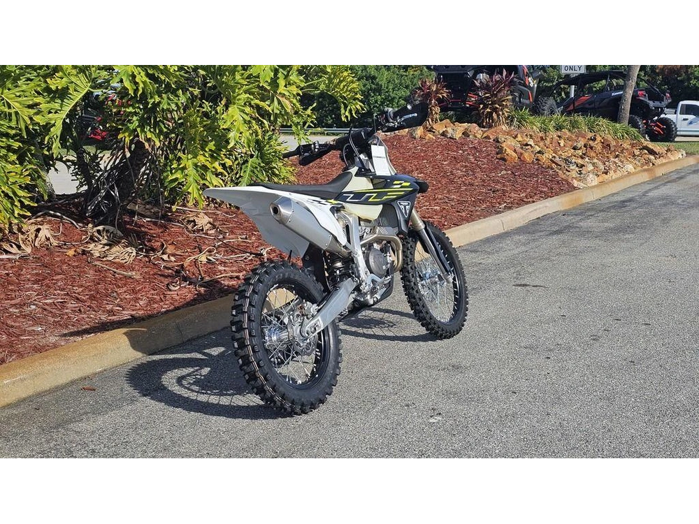 2026 Triumph Tf 250-c Jet Black/ Pure White