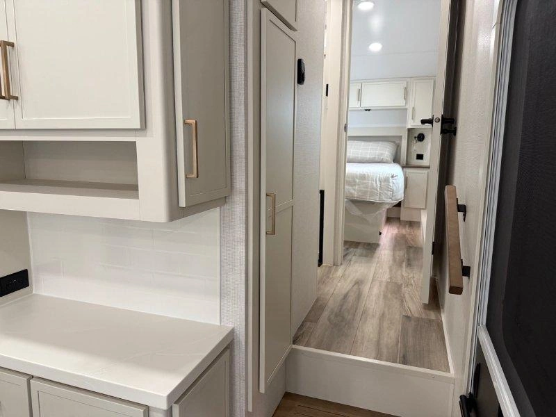 2027 Brinkley Model Z Z2900